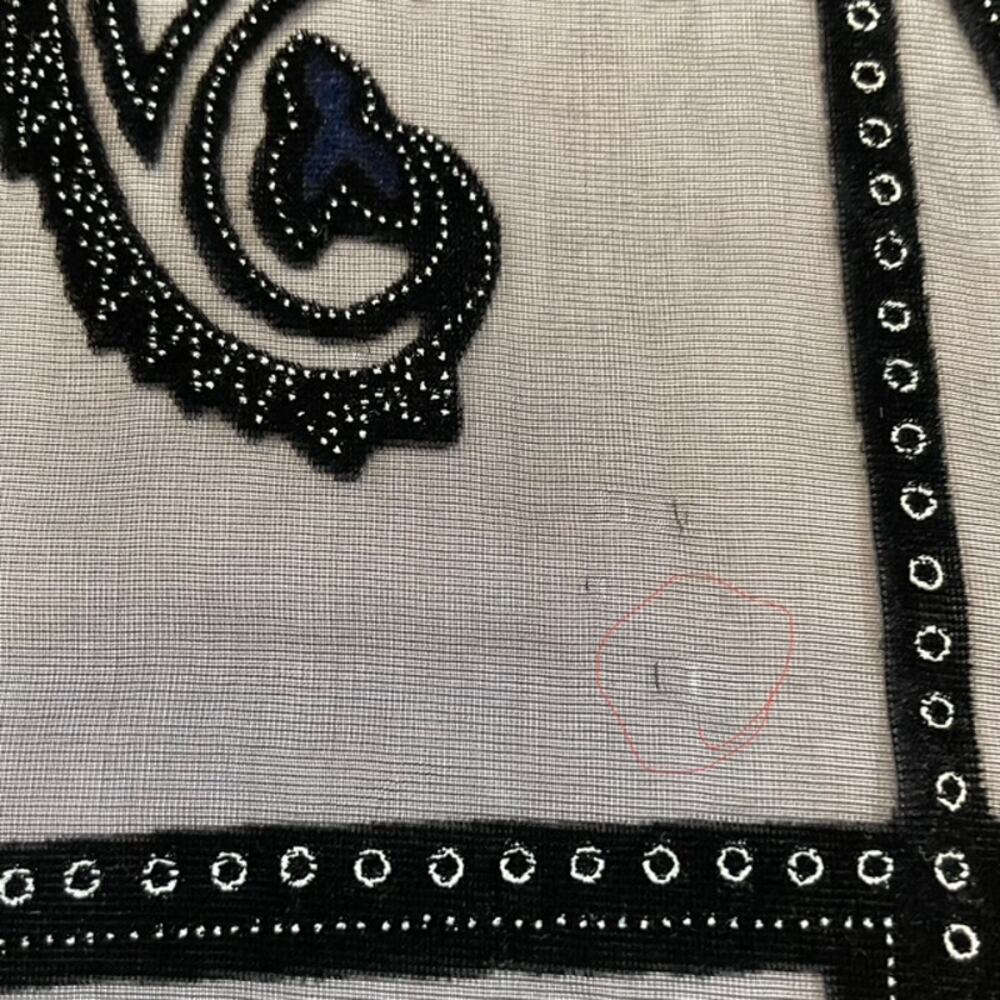 Besarani London vintage women's shawl/wrap scarf. - Picture 7 of 14